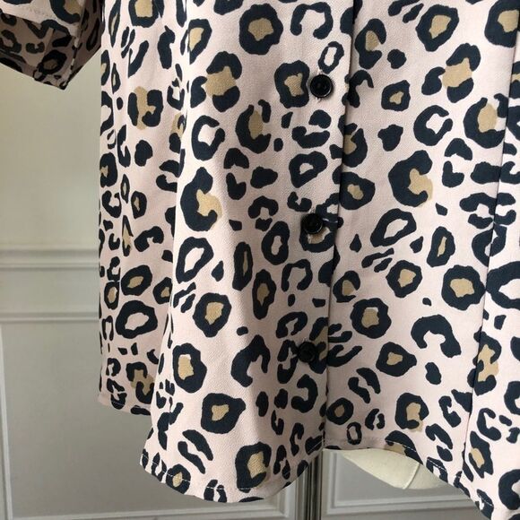 Sanctuary Leopard Vneck Blouse Button Up NWOT S - Picture 7 of 10